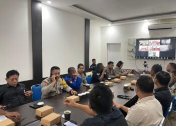 Dukung Ketahanan Pangan Nasional, Polres Asmat Serahkan Bantuan Jaring Ikan kepada Kelompok Nelayan
