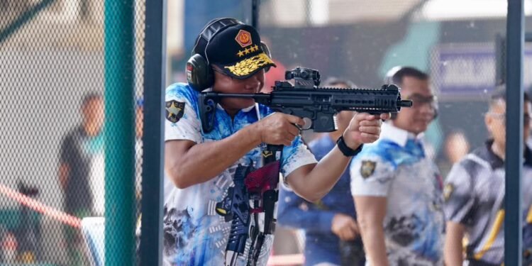 Panglima TNI Hadiri Kejuaraan Menembak Kasau Cup 2025 di Brigade Parako I Pasgat