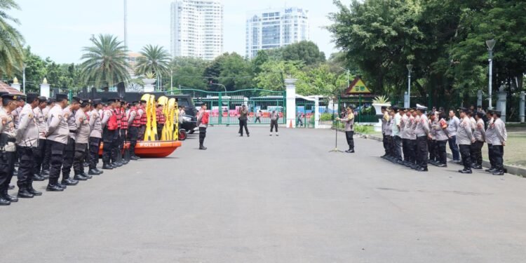 Kapolres Jakpus Pimpin Apel Kesiapan Tim SAR Hadapi Musim Hujan