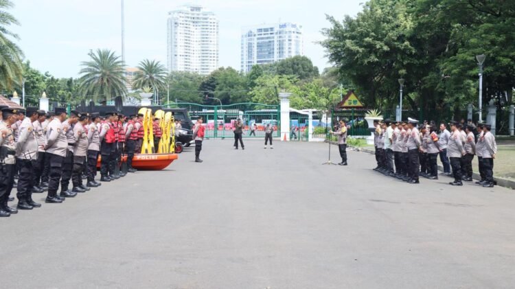 Kapolres Jakpus Pimpin Apel Kesiapan Tim SAR Hadapi Musim Hujan