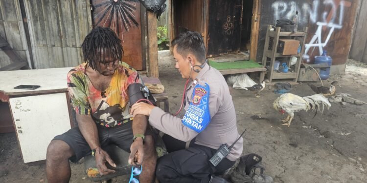 Polres Jayawijaya Gelar Pelayanan Kesehatan untuk Warga Kampung Pikhe