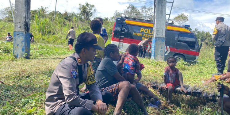Sat Binmas Polres Jayawijaya Lakukan Pengecekan Lahan Jagung Program Ketahanan Pangan di Kampung Elagaima
