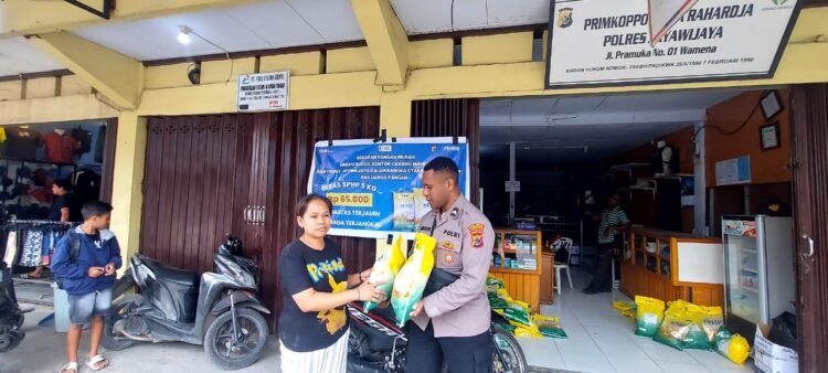 Polres Jayawijaya Gelar Gerakan Pangan Murah Bersama Kcp Bulog Jayawijaya