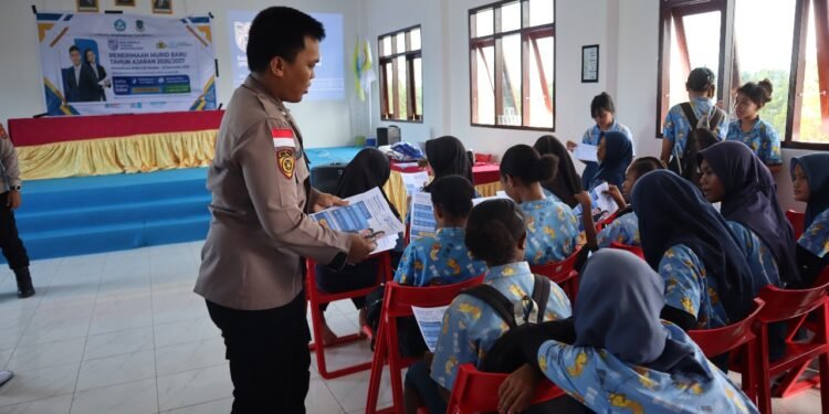 Bag SDM Polres Sarmi Dorong Pelajar Sarmi Jadi Generasi Disiplin Lewat Sosialisasi SMA Kemala Taruna Bhayangkara