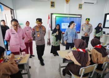 Kapolri Singgung Wujudkan Generasi Emas Usai Tinjau SMP Kemala Bhayangkari Karanganyar