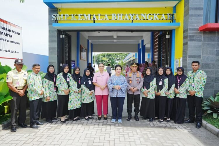 Ketua Komisi IV DPR Puji Inisiatif Kapolri Bangun SMP Kemala Bhayangkari di Karanganyar