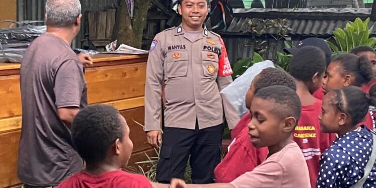 Operasi Rasaka Cartenz 2025, Subsatgas Si Ipar Polres Jayawijaya Gelar Kegiatan Sosial di Kampung Walani