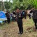 Polres Sarmi Beri Penghormatan Terakhir kepada salah satu anggota Ba Polsubsektor Pulau Liki yang meninggal dunia