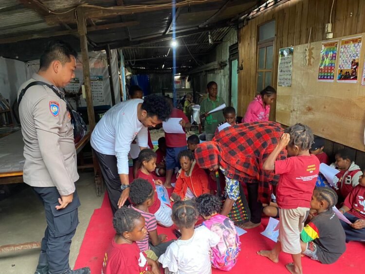 Operasi Rasaka Cartenz 2025 Subsatgas SI IPAR Polres Jayawijaya Gelar Kegiatan Edukasi dan Sosialisasi di Kampung Walani