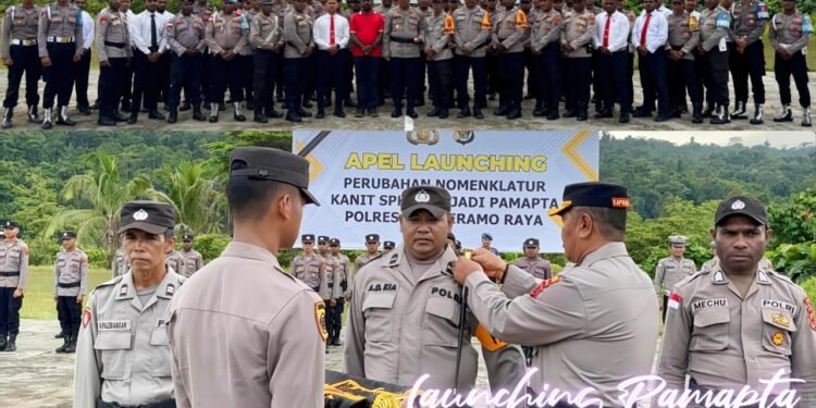 Kapolres mamberamo raya pimpin apel louncing perubahan nomenklatur kanit spkt menjadi pamapta di lapangan apel polres mamberamo raya