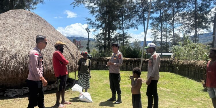 Polres Jayawijaya Polsek Bolakme Hadir Dekat dengan Warga, Bersama Jaga Keamanan Kampung