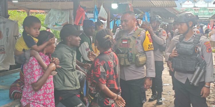 Polres Jayawijaya berikan penyuluhan bahaya narkoba di SMP Negeri 1 Wamena