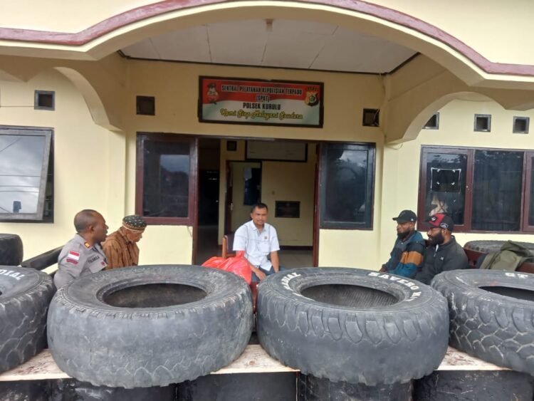 Ciptakan Kamtibmas Aman, Kapolsek Kurulu Lakukan Sambang Humanis ke Kampung Yiwika