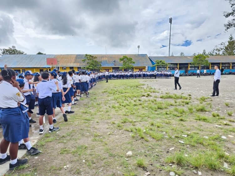 Satresnarkoba Polres Jayawijaya, Edukasi Siswa SMP Negeri 2 Wamena Tentang Bahaya Narkoba