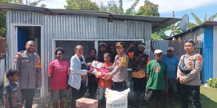 Kegiatan Peduli Anak-anak oleh Sat Binmas Polres Jayawijaya