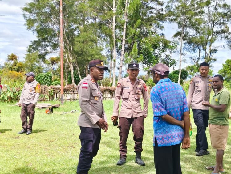 Polsek Kurulu Tingkatkan Hubungan Harmonis dengan Masyarakat melalui Sambang Tokoh