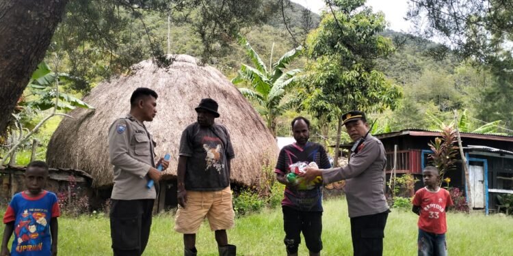 Kapolsek Bolakme Jalin Silaturahmi Lewat Sambang Tokoh Masyarakat
