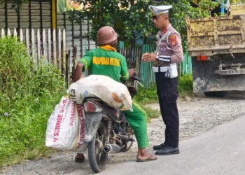 Hari ke-8 Operasi Zebra Cartenz 2025, Sat Lantas Polres Sarmi Berikan Himbauan dan Teguran Simpatik kepada Pelanggar