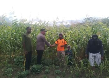Kapolsek Asologaima Lakukan Sambang di Distrik Asologaima, Warga Apresiasi Kehadiran Polisi