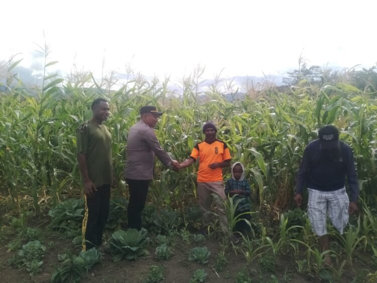 Kapolsek Asologaima Lakukan Sambang di Distrik Asologaima, Warga Apresiasi Kehadiran Polisi