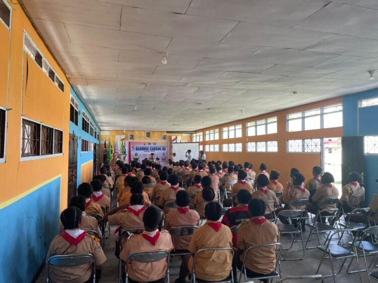 Kapolsek Wamena Kota Cek Perkembangan Tanaman Jagung di Kampung Hubikiak