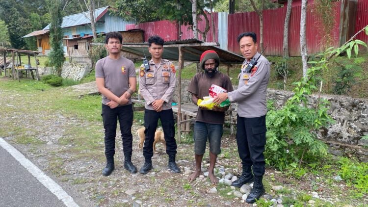 Kapolsek Wamena Kota Cek Perkembangan Tanaman Jagung di Kampung Hubikiak
