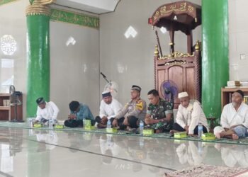 Kapolsek Bonggo Hadiri Pengajian Rutin BKMT Bonggo Raya di Masjid Al-Muhajirin Kiren SP1
