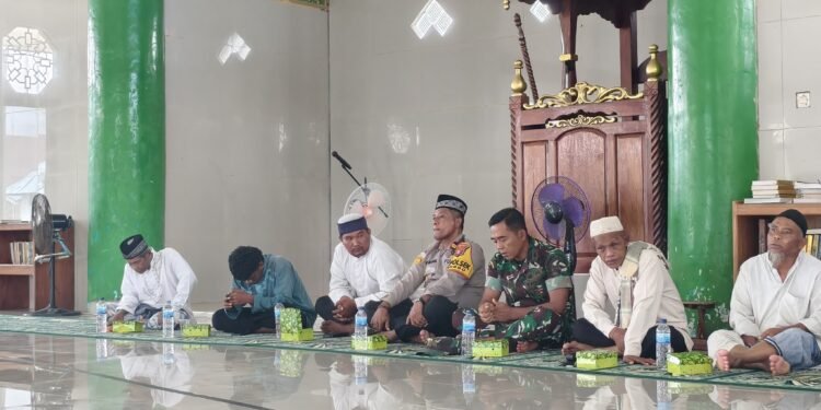 Kapolsek Bonggo Hadiri Pengajian Rutin BKMT Bonggo Raya di Masjid Al-Muhajirin Kiren SP1
