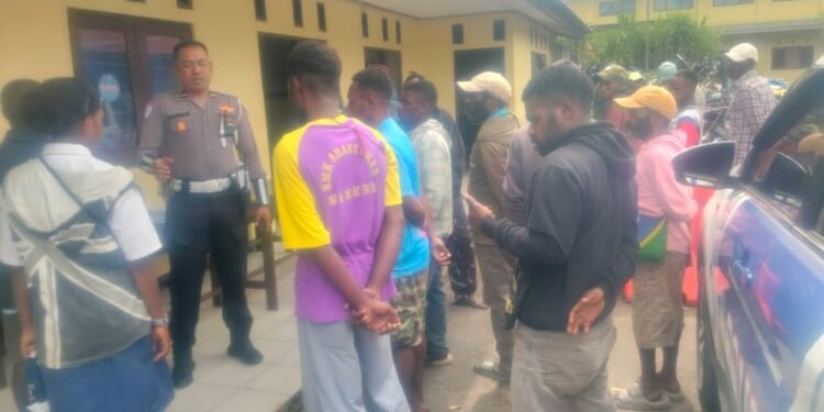 Polsek Asologaima Polres Jayawijaya Lakukan Sambang ke Tokoh Masyarakat untuk Jaga Stabilitas Kamtibmas