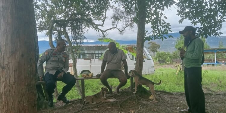 Polsek Asologaima Polres Jayawijaya Lakukan Sambang ke Tokoh Masyarakat untuk Jaga Stabilitas Kamtibmas