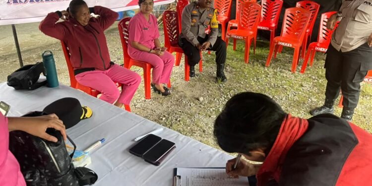 Polres Jayawijaya Salurkan Bantuan untuk Korban Kebakaran Asrama