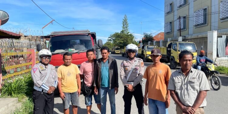 Sat Narkoba Polres Jayawijaya Sosialisasikan Bahaya Narkoba dan Cinta Tanah Air di SMP Kristen Wamena