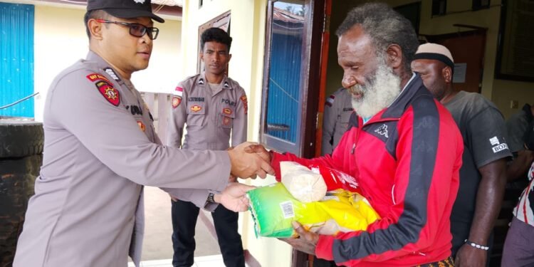 Polsek Kurulu Polres Jayawijaya Sambangi Tokoh Masyarakat, Ajak Warga Jaga Kamtibmas