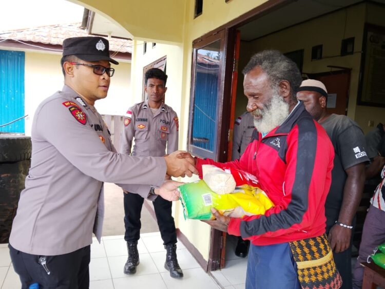 Polsek Kurulu Polres Jayawijaya Sambangi Tokoh Masyarakat, Ajak Warga Jaga Kamtibmas