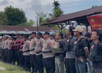 Polres Sarmi Gelar Apel Siaga Antisipasi Kalender Kamtibmas Jelang 1 Desember, Kapolres Tekankan Sinergitas TNI–Polri