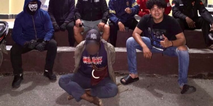 Sat Resnarkoba Polres Jayawijaya Berikan Penyuluhan Bahaya Narkoba dan Tanamkan Semangat Cinta Tanah Air kepada Siswa-siswi Pramuka