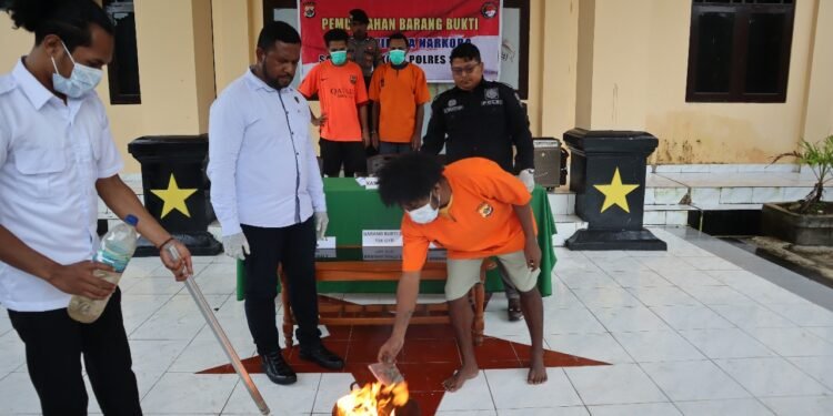 Sat Binmas dan Sat Narkoba Polres Sarmi Hadiri Seminar “Membangun Generasi Muda Bebas Narkoba dan HIV/AIDS”