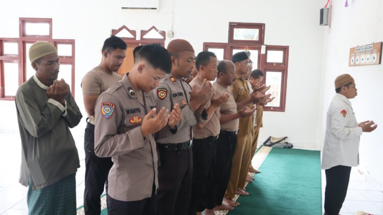Polres Sarmi Gelar Salat Gaib, Doakan Korban Bencana di Sumatera