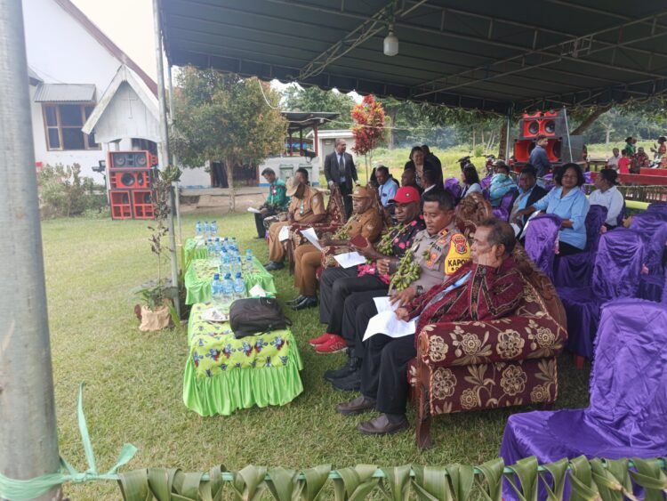 Kapolsek Bonggo Hadiri Pembukaan Raker IV GKI Klasis Bonggo di Kampung Bebon Jaya SP 2