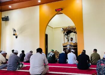 Personel Polres Sarmi Tebar Pesan Kamtibmas Lewat Jum’at Religi