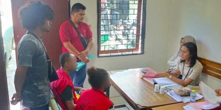 Sat Resnarkoba Polres Sarmi Kirim Dua Pelaku Kasus Ganja ke Kejaksaan dengan Barang Bukti