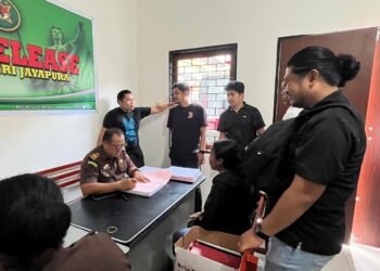 Sat Reskrim Polres Sarmi Limpahkan Tersangka Pembunuhan Anak ke Kejaksaan