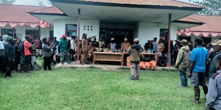 Polres Jayawijaya Laksanakan Pengamanan Penyaluran Dana BLT di 5 Distrik