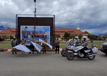 Polda Papua Mengawal Distribusi Beras Sphp Untuk Stabilitas Harga Menjelang Natal dan Tahun Baru 2025