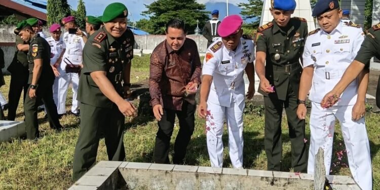 Ziarah Rombongan, Dandim 1310/Bitung, Tegaskan Ikrar Bakti Di Hari Juang TNI AD Ke-80