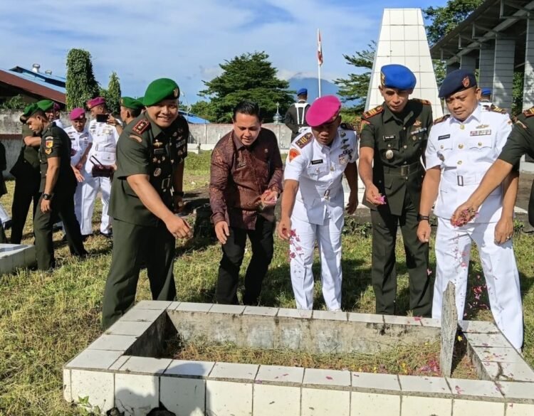 Ziarah Rombongan, Dandim 1310/Bitung, Tegaskan Ikrar Bakti Di Hari Juang TNI AD Ke-80