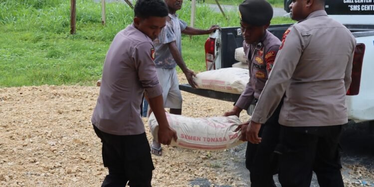 Bakti Sosial Natal, Polres Sarmi Bantu Pembangunan Gereja Sementara di kampung Bagaiserwar