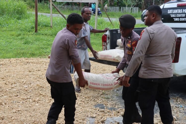 Bakti Sosial Natal, Polres Sarmi Bantu Pembangunan Gereja Sementara di kampung Bagaiserwar