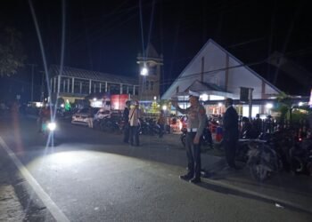 Polres Sarmi Turunkan Personel Amankan Ibadah Malam Kudus di Gereja-Gereja