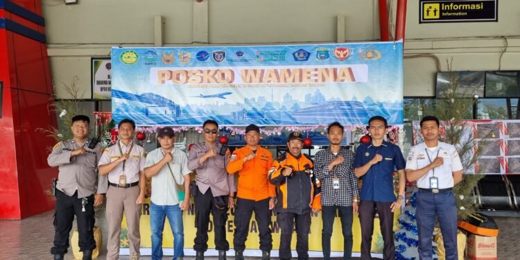Polres Jayawijaya Amankan Aktivitas Penumpang di Bandara Wamena Selama Operasi Lilin Cartenz 2025